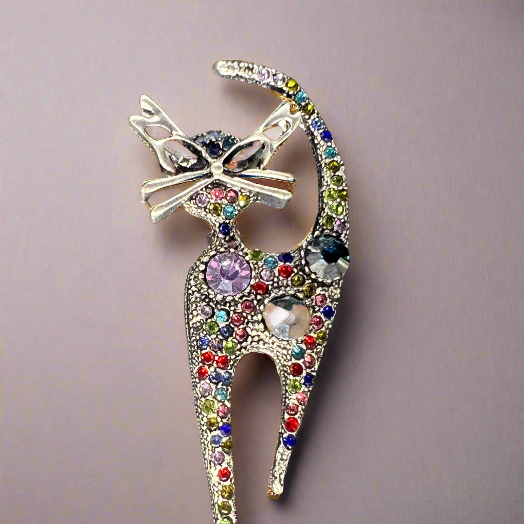 Ritzy Cat Brooch in Three Colors